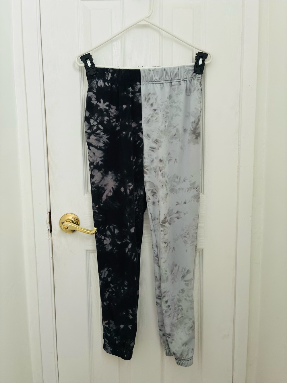 shosho Two-Tone Tie-Dye Jogger Pants - Black & Light Gray